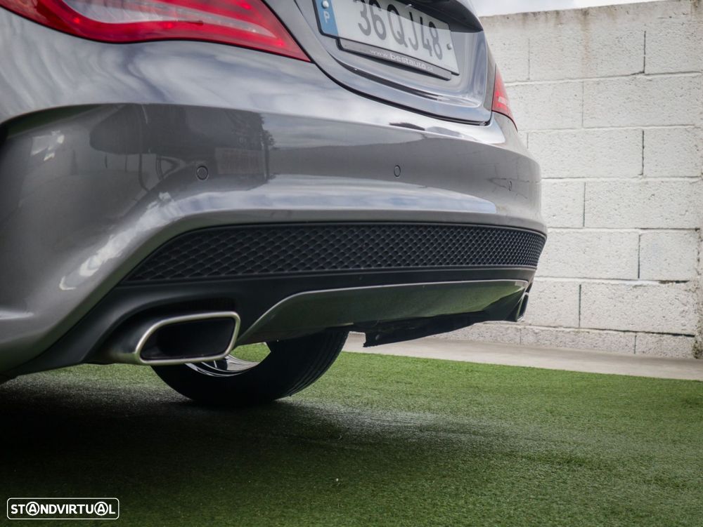 Mercedes-Benz CLA 200 d Shooting Brake AMG Line - 13