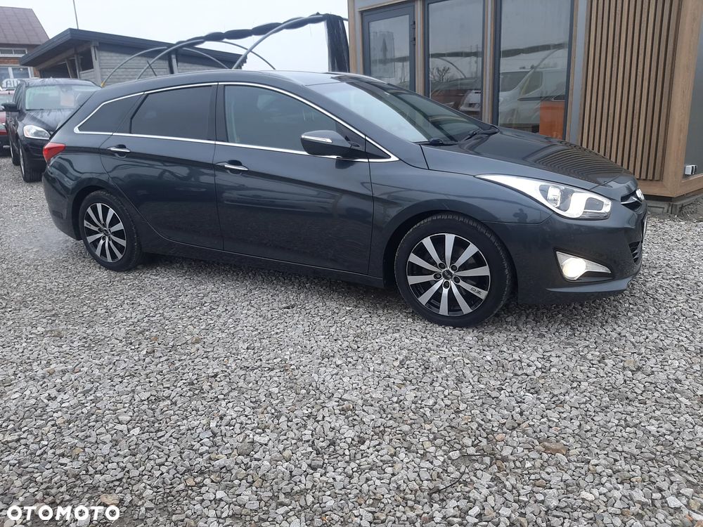 Hyundai i40 Kombi blue 1.6 Family - 8