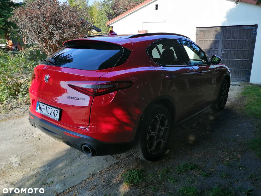 Alfa Romeo Stelvio - 8