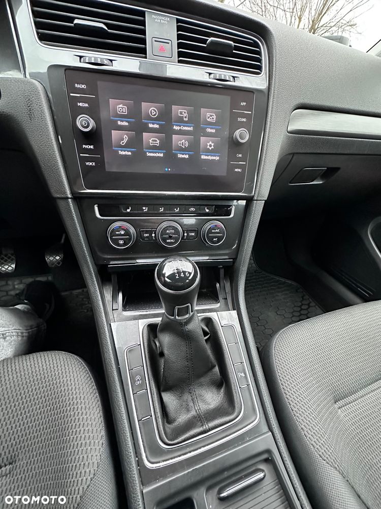 Volkswagen Golf 1.5 TSI BMT Comfortline - 15