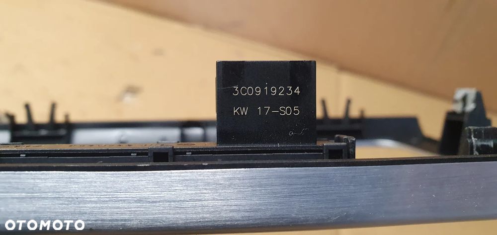 Ramka radia konsoli dekor VW Passat B6 3C0858069P - 7