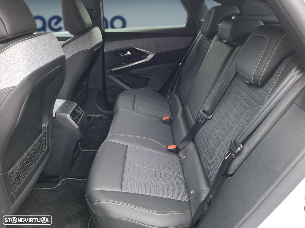 Peugeot 3008 1.6 Plug-in Hybrid GT e-DCS7 - 13