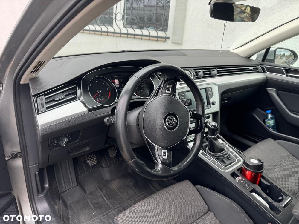 Volkswagen Passat - 6