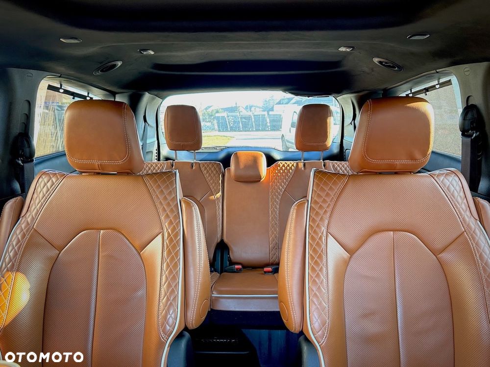 Chrysler Pacifica - 31