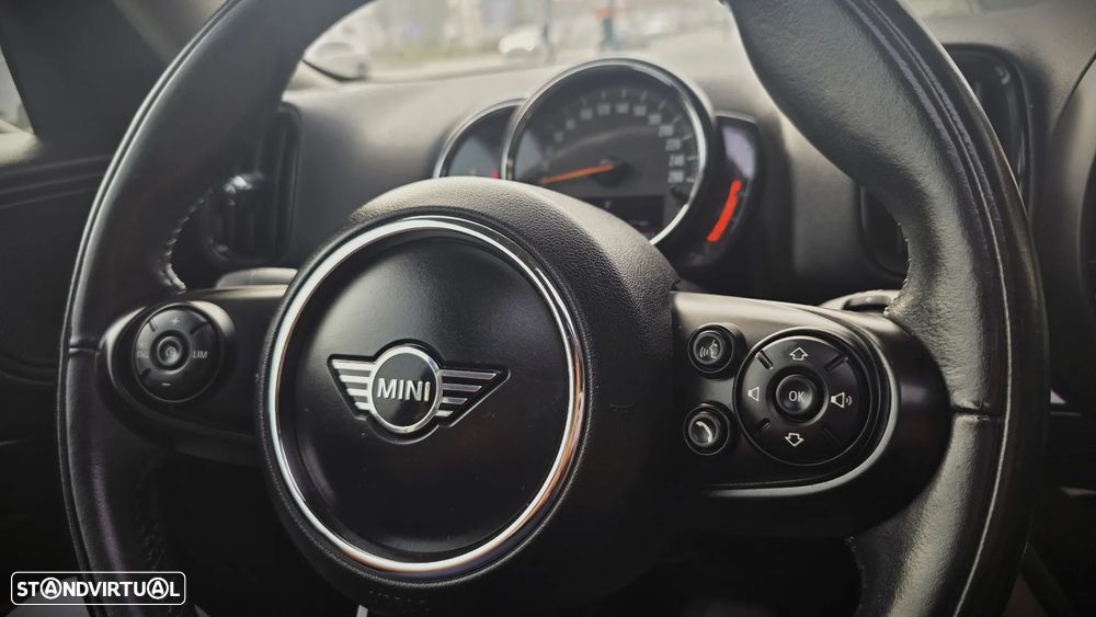 MINI Countryman Cooper SE ALL4 Auto - 25