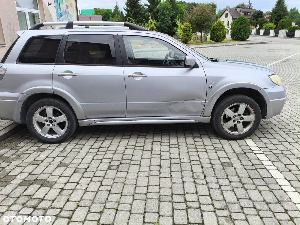 Mitsubishi Outlander 2.4 Dakar - 4