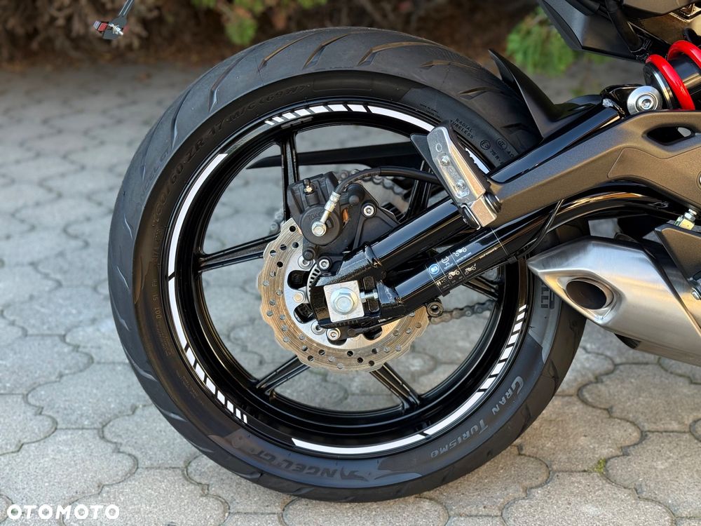 Kawasaki ER - 16