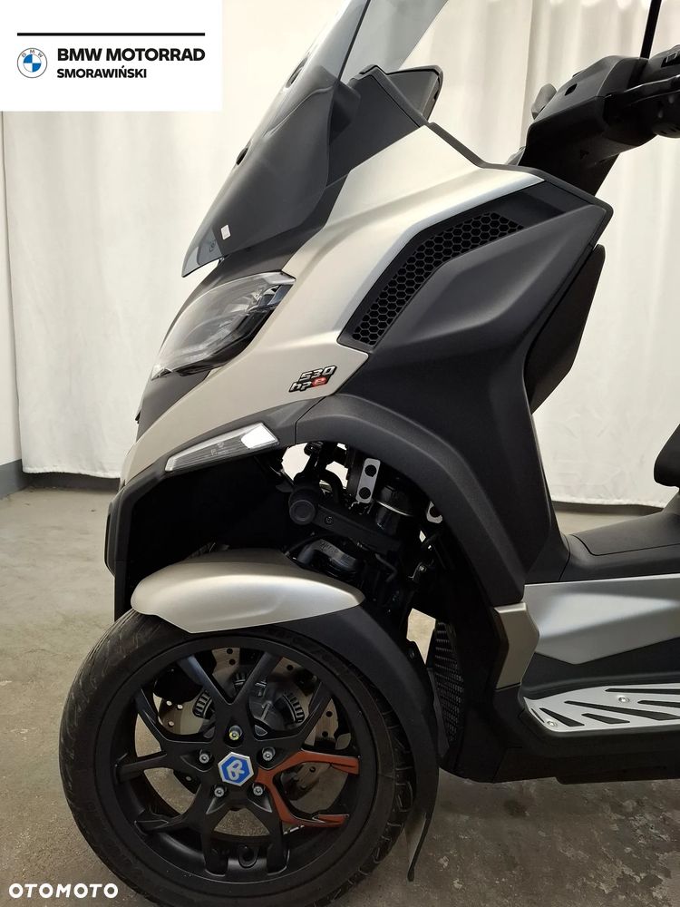 Piaggio MP-3 - 21