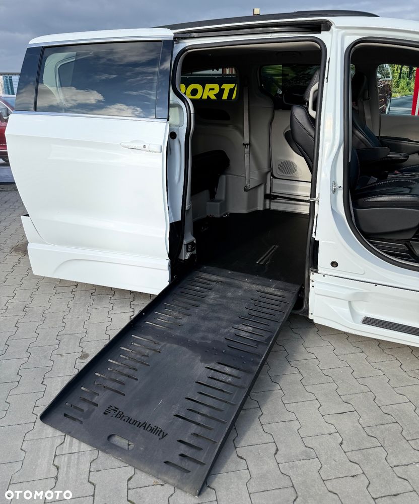 Chrysler Pacifica - 19