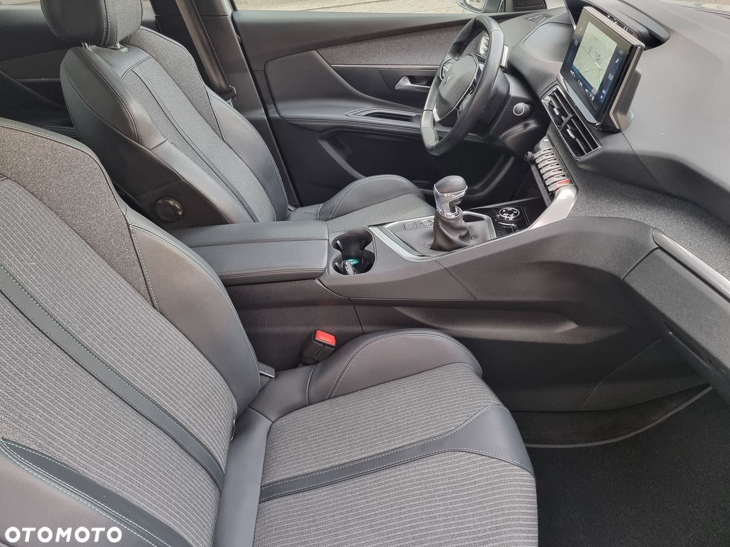 Peugeot 3008 1.5 BlueHDi Allure Pack S&S - 19