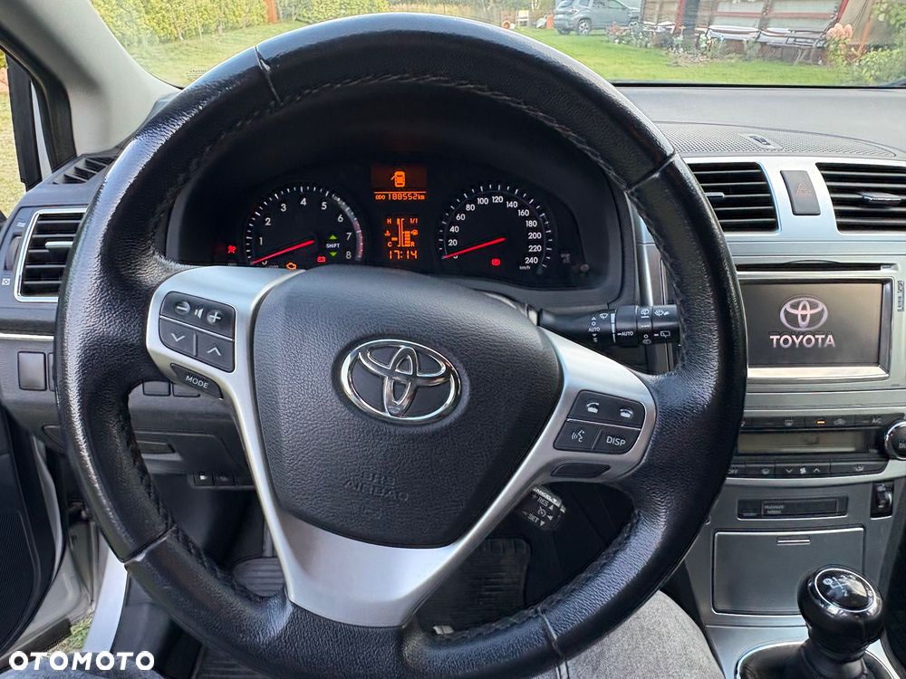 Toyota Avensis 1.8 Active - 21