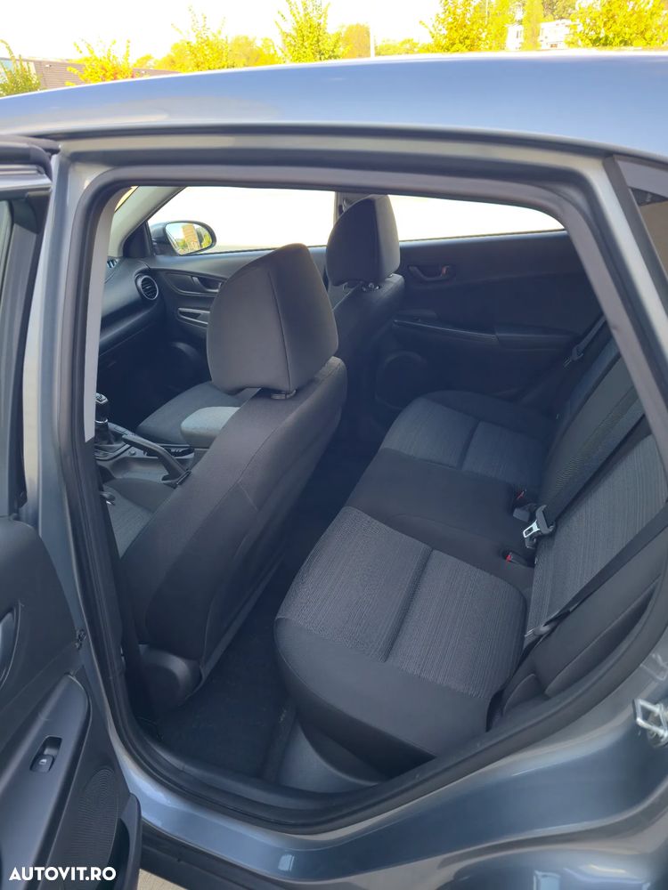Hyundai KONA - 12