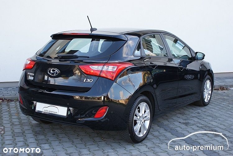 Hyundai i30 1.6 CRDi Fifa World Cup Edition - 4