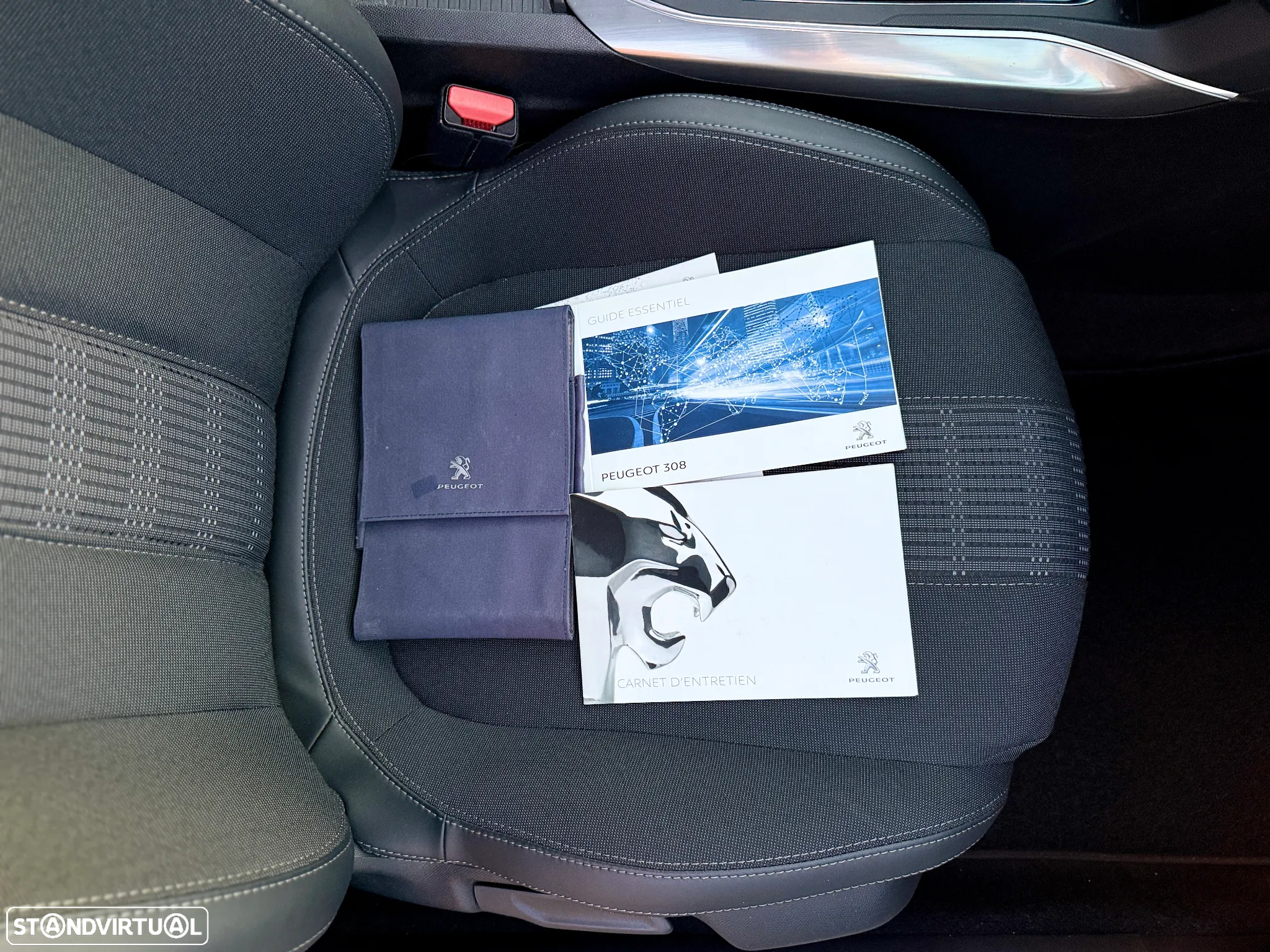 Peugeot 308 1.2 PureTech Allure EAT8 - 11