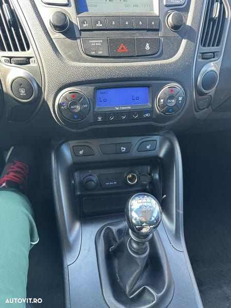 Hyundai ix35 2.0 CRDI 4WD Premium - 6