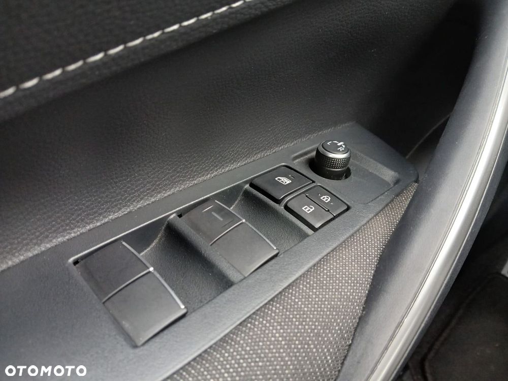 Toyota Corolla 2.0 Hybrid Comfort - 28