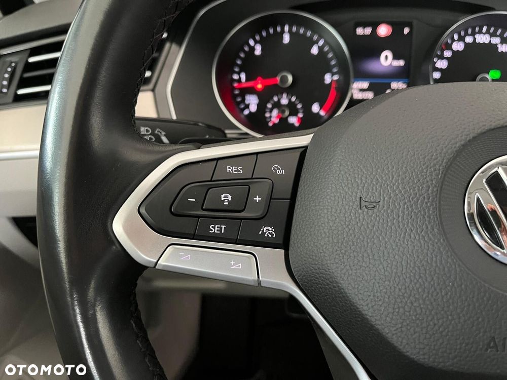 Volkswagen Passat 2.0 TDI Elegance DSG - 25