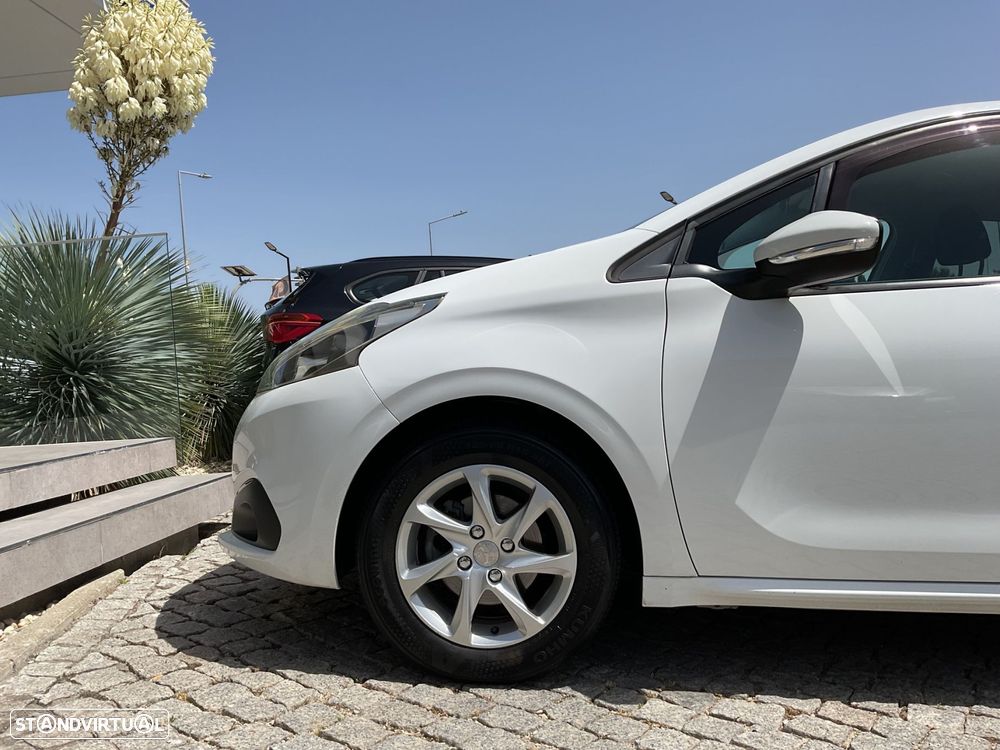 Peugeot 208 1.2 PureTech Active - 15