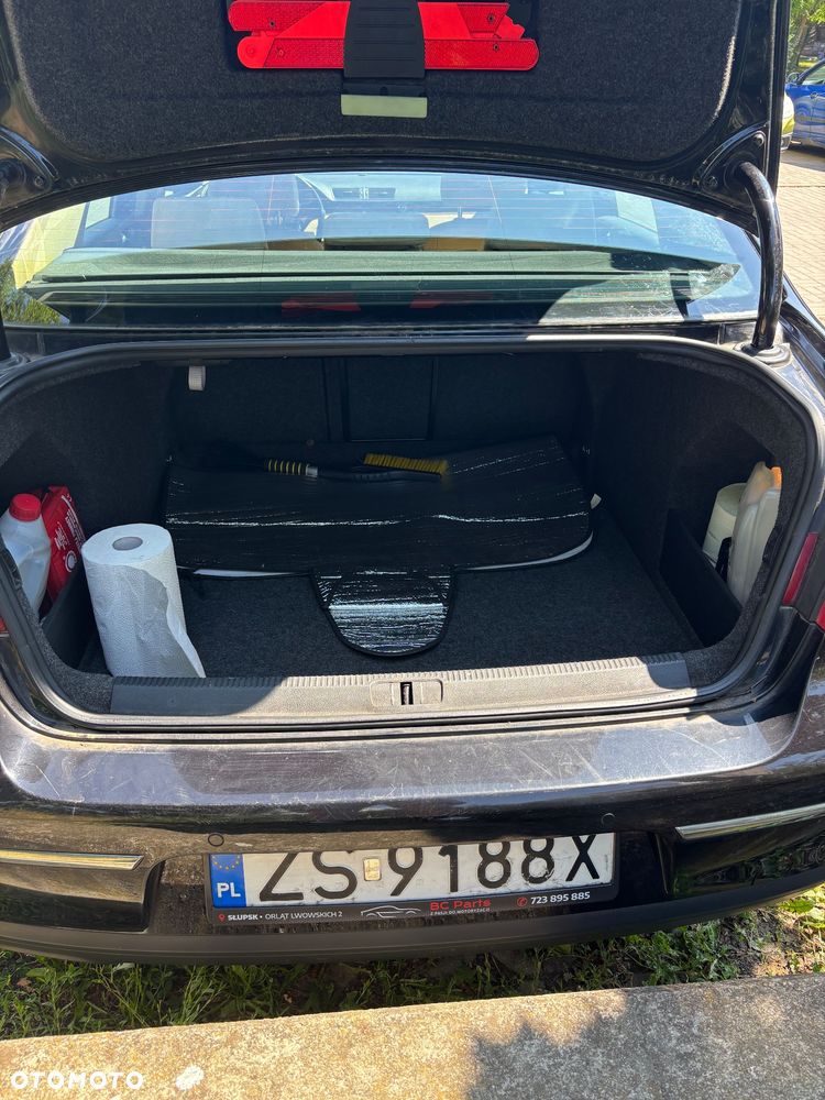 Volkswagen Passat 2.0 TDI Highline - 18