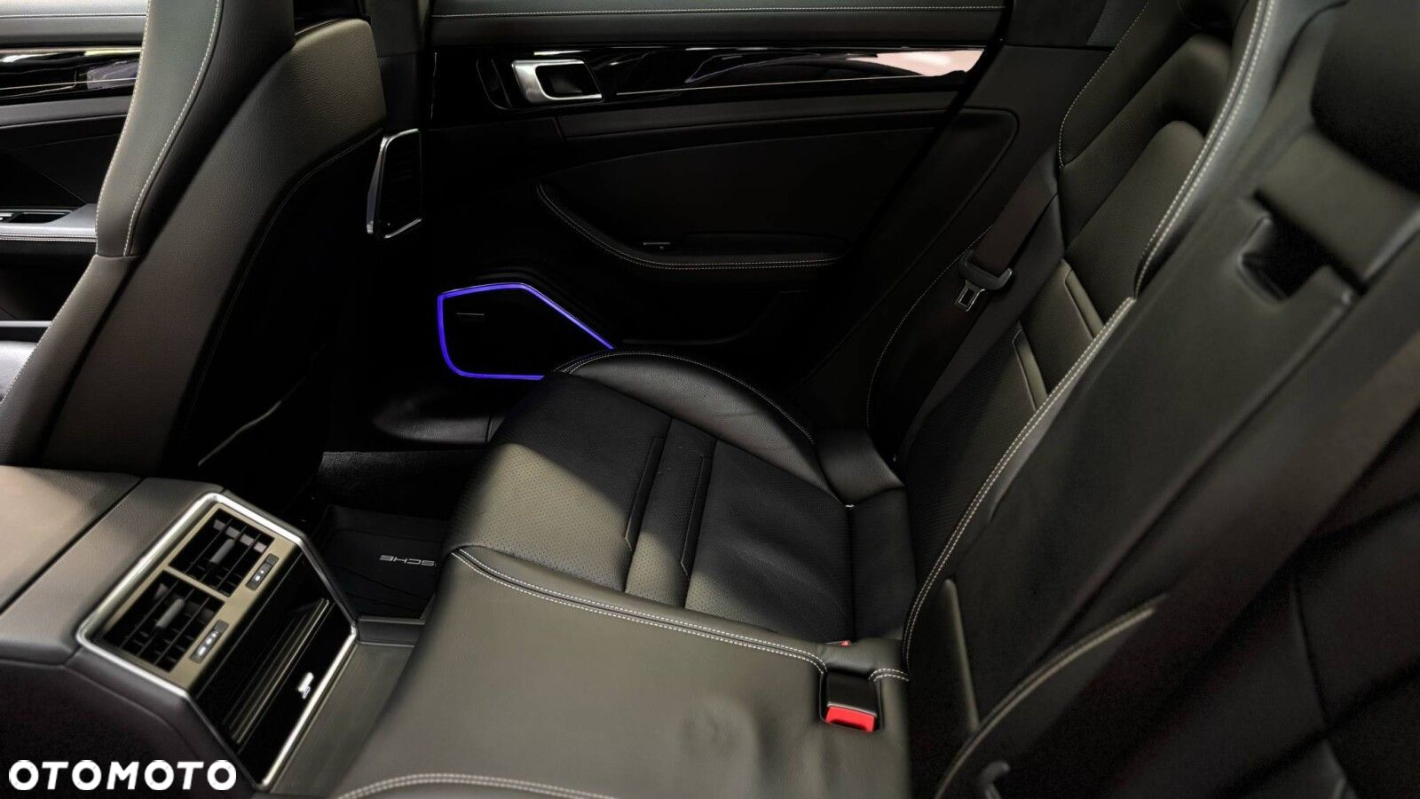 Porsche Panamera - 21