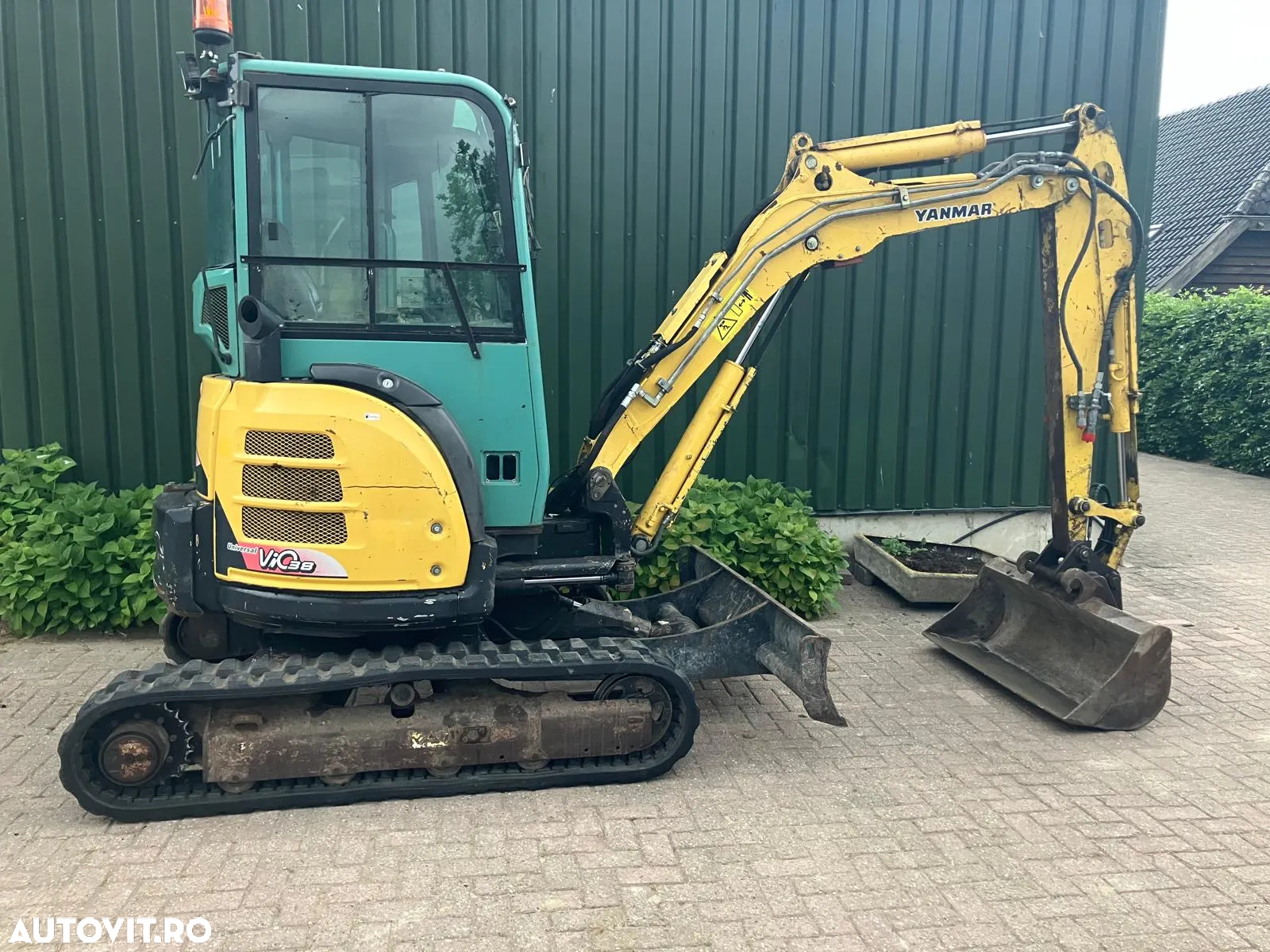 Yanmar VIO38 miniexcavator compact pe senile - 2