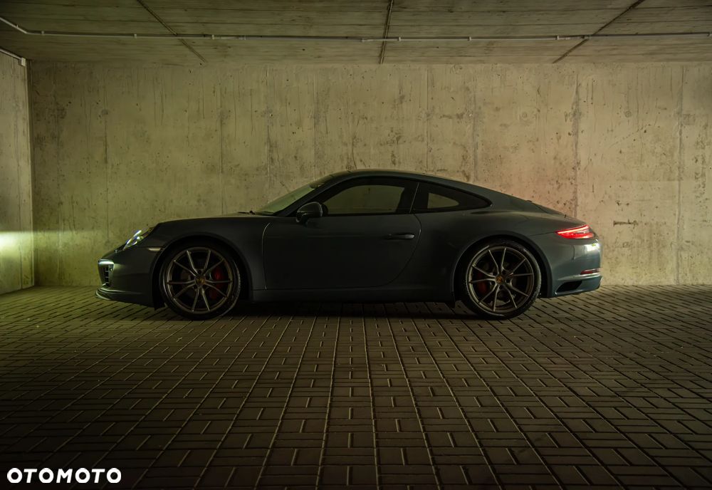 Porsche 911 Carrera S PDK - 18