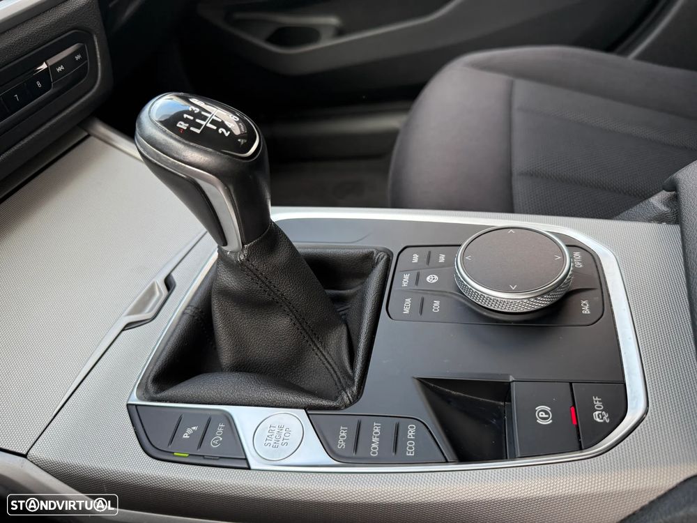 BMW 318 d Touring Advantage - 39