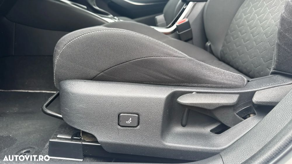 Toyota Corolla 1.8 HSD Dynamic - 31