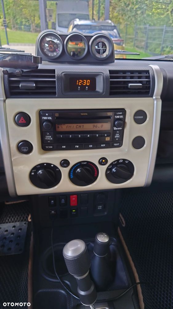 Toyota FJ - 9
