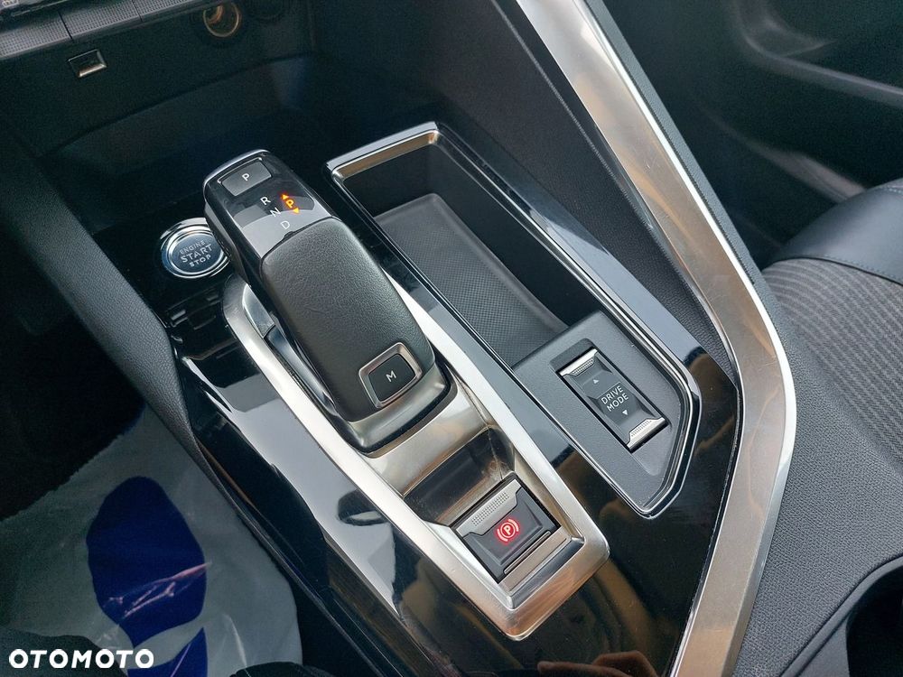 Peugeot 5008 1.2 PureTech Allure Pack S&S EAT8 - 17