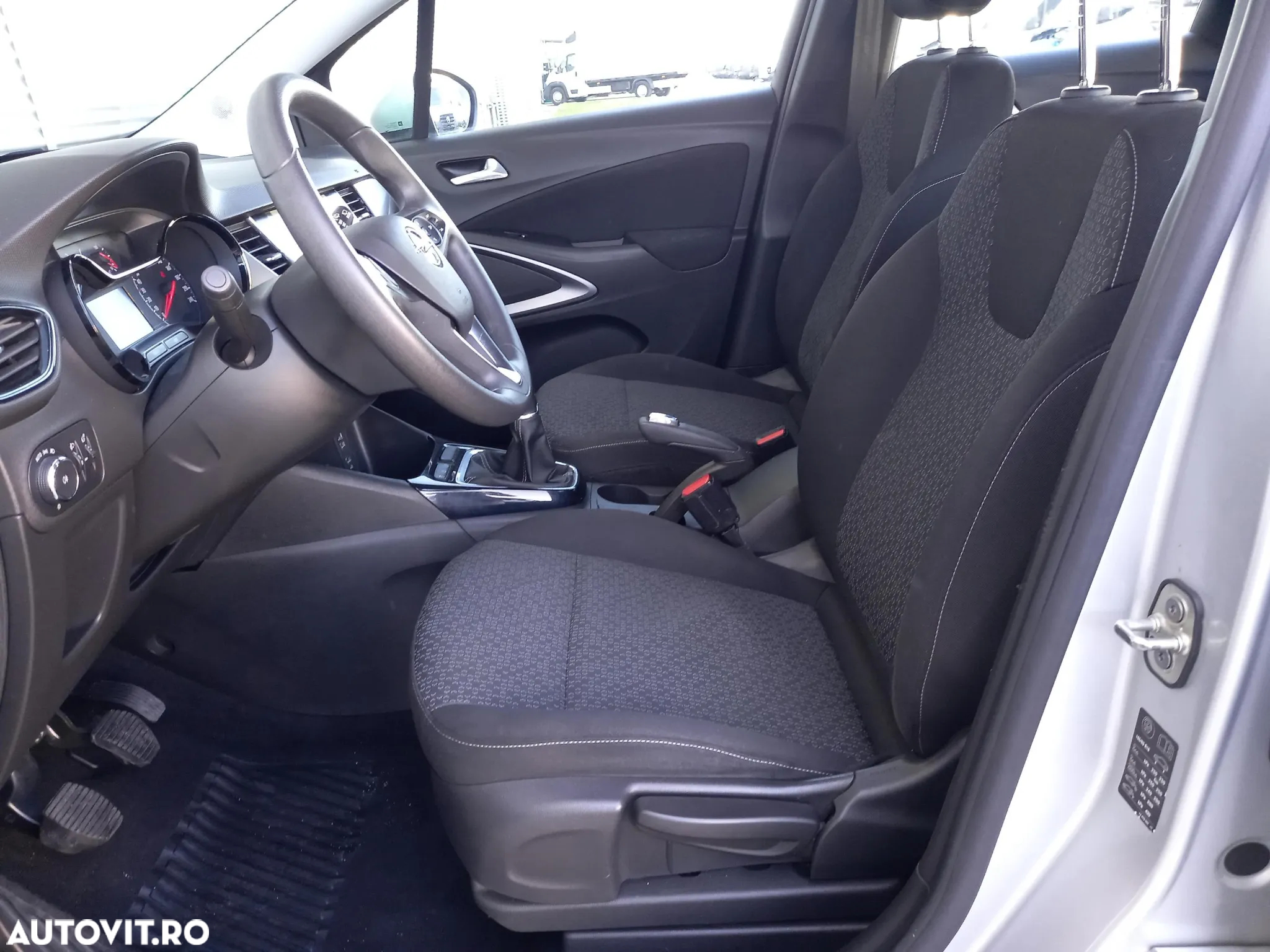 Opel Crossland - 12