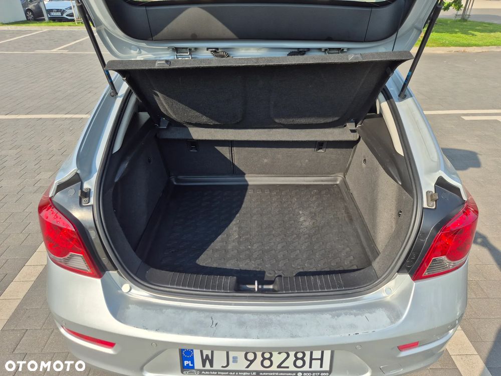 Chevrolet Cruze 1.8 LT - 17