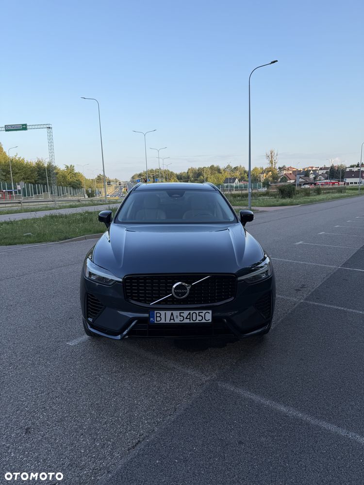 Volvo XC 60 T8 Plug-In Hybrid AWD Plus Dark - 2