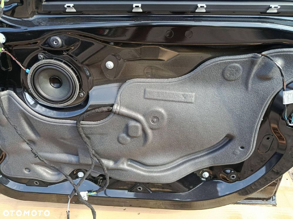 BMW F30 F31 PRAWE PRZEDNIE DRZWI 475 - 10