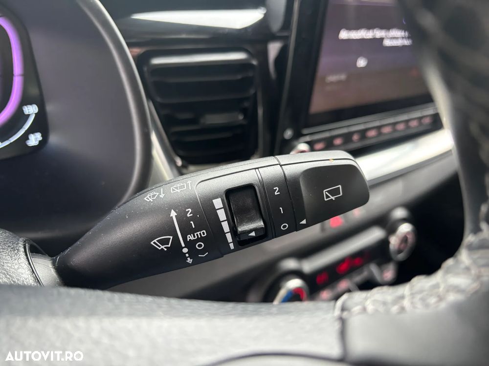 Kia Stonic 1.2 MPI 5MT Trend - 24