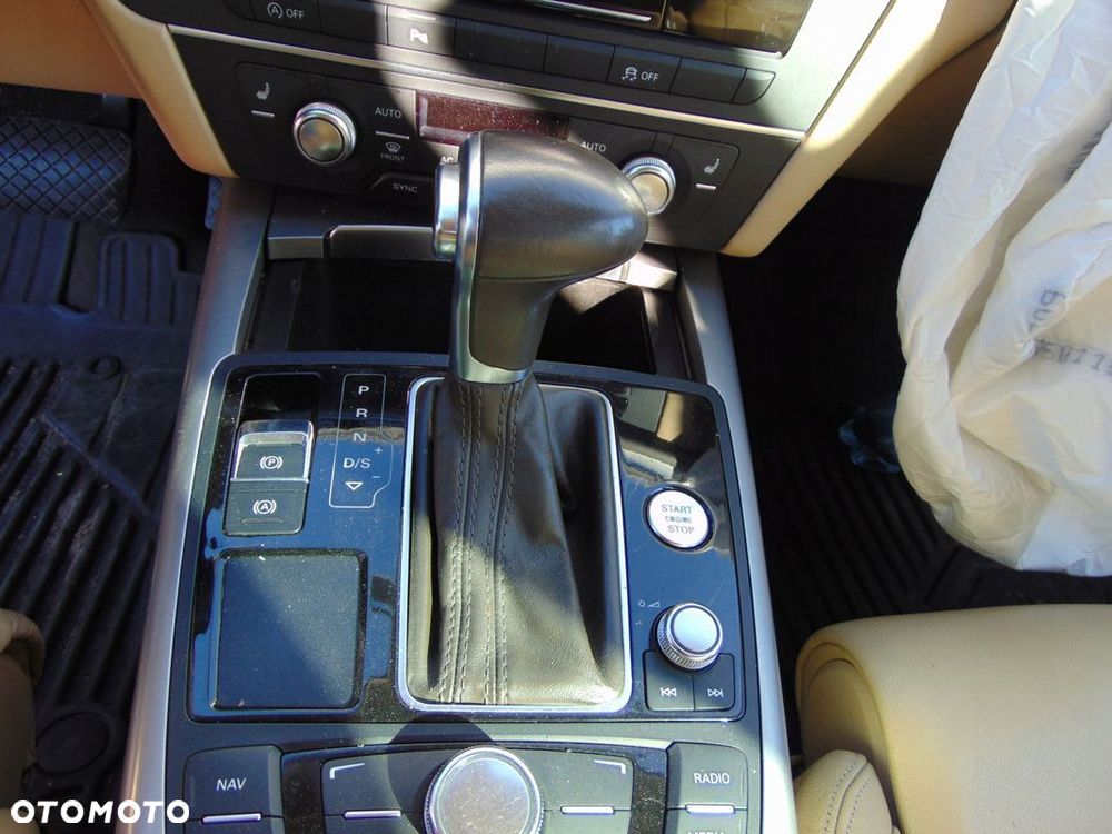 MIESZEK ZMIANY BIEGÓW AUTOMAT AT 3.0TDI AUDI A6 C7 AVANT - 1