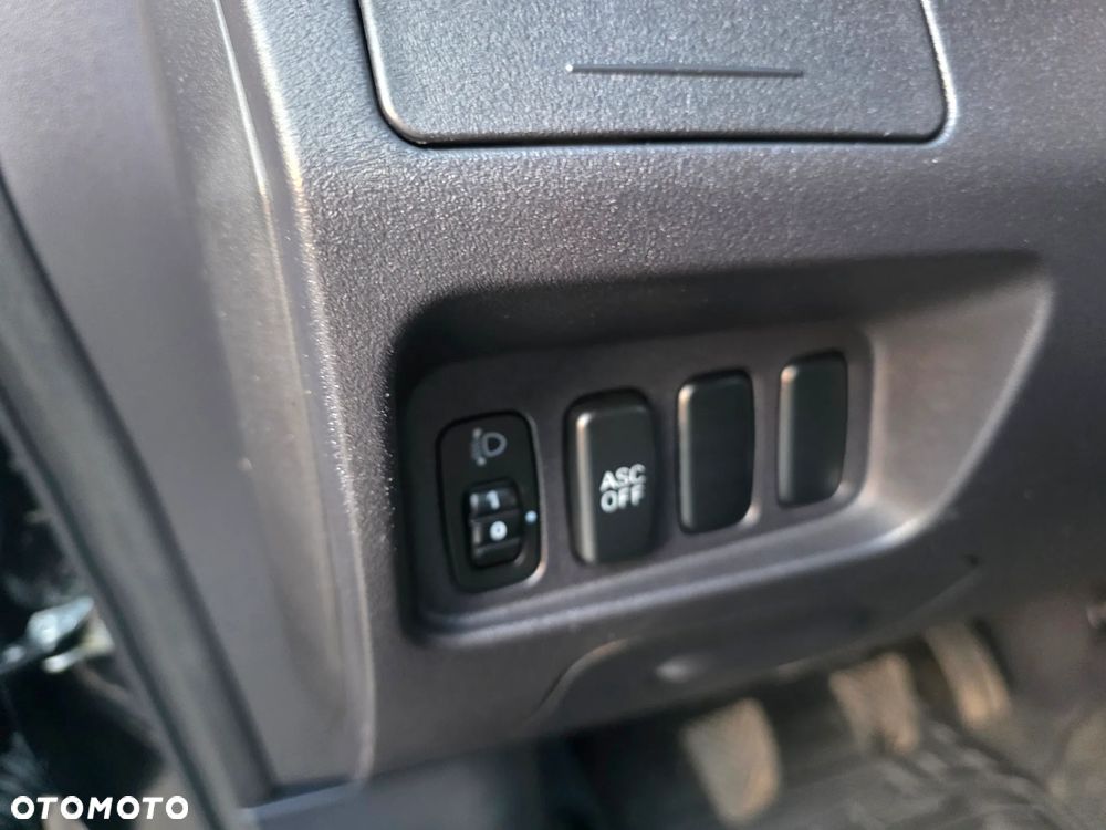 Mitsubishi Outlander - 18