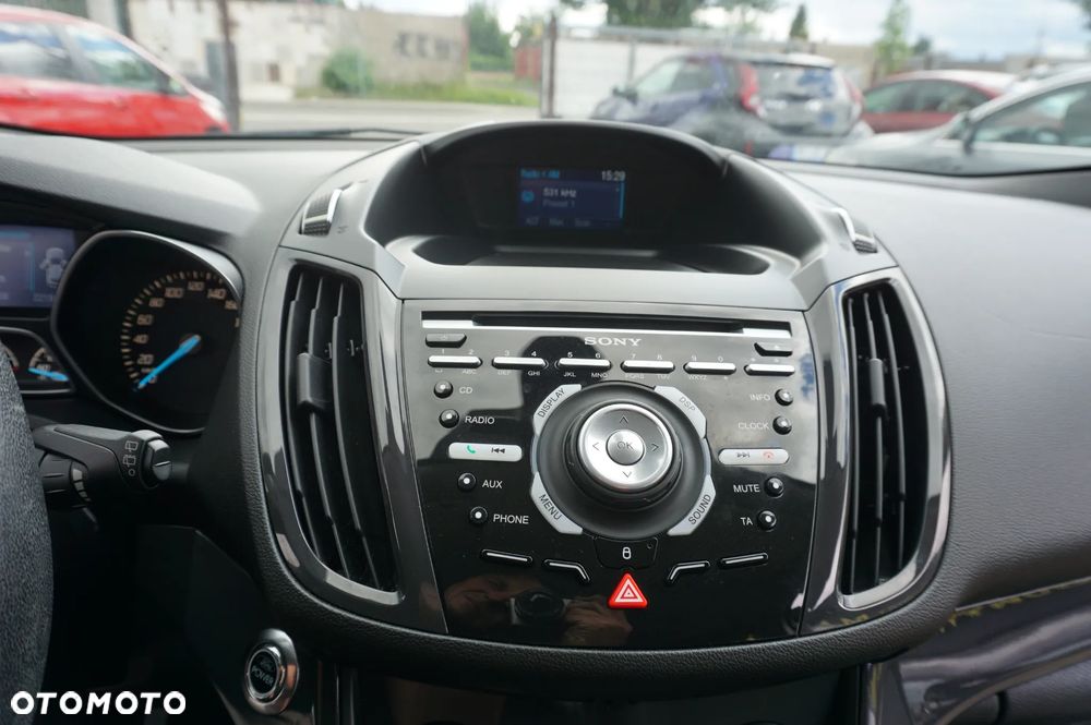 Ford Kuga 2.0 TDCi 2x4 Titanium - 36