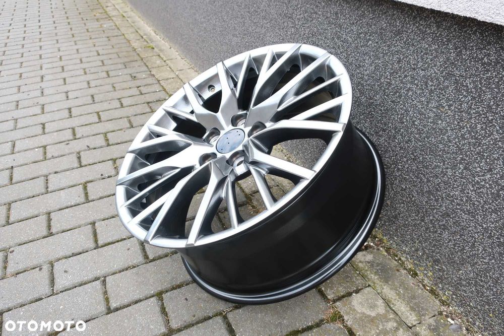 Alu felgi 18 5x114,3 lexus et40 60,1 8j is250 is200 es300 gs350 gs450 Z - 2