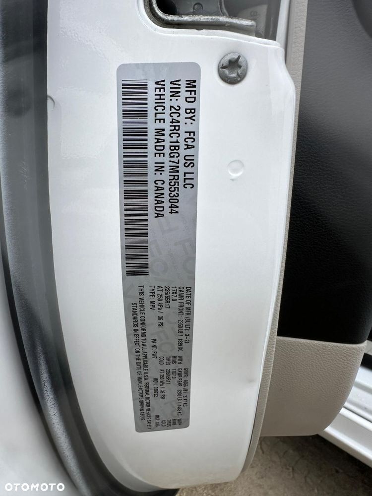 Chrysler Pacifica - 16