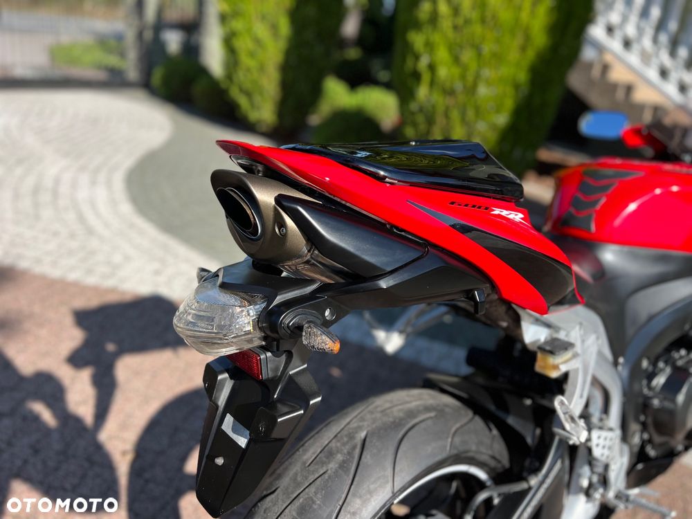 Honda CBR - 11