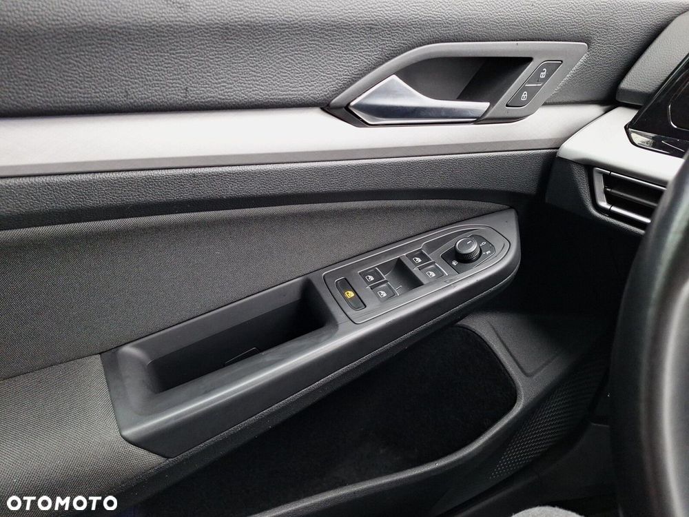 Volkswagen Golf VIII 2.0 TDI Life - 9