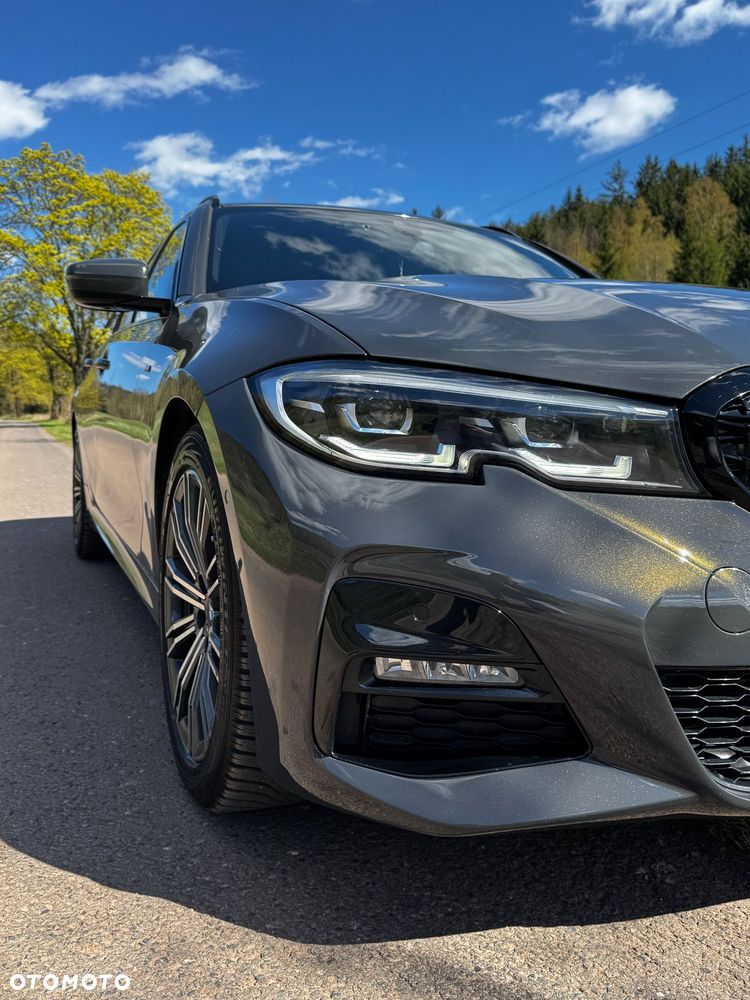 BMW Seria 3 320d xDrive M Sport - 9