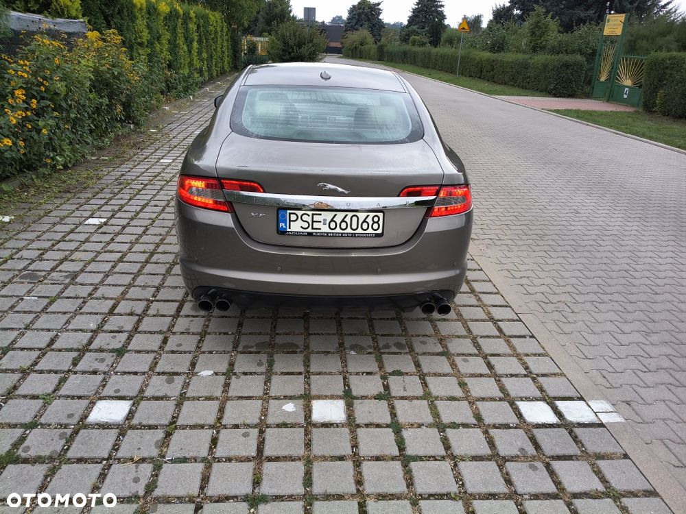 Jaguar XF - 4