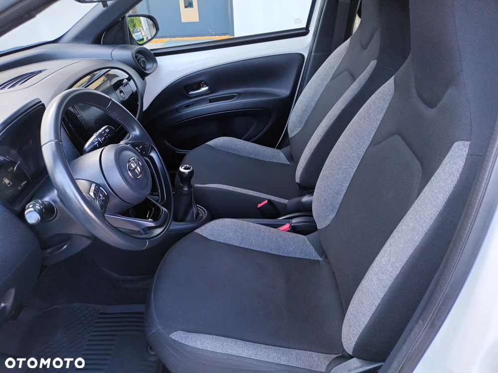 Toyota Aygo X Limited - 23