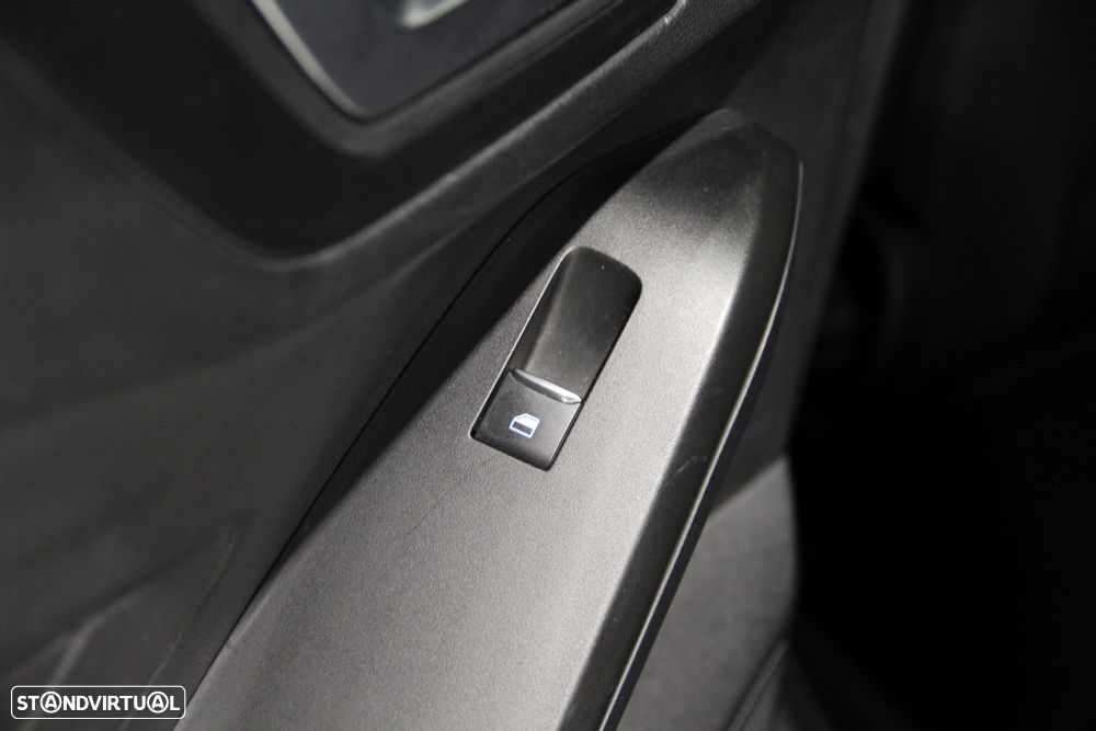 Ford Focus 1.0 EcoBoost ST-Line - 24