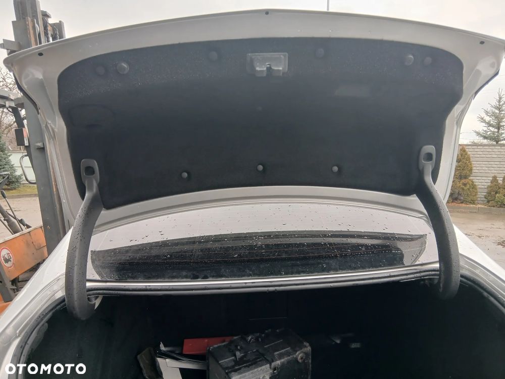 Opel Astra J Sedan Klapa Bagażnika Tył Tylna Kolor Z176 Srebrna - 3