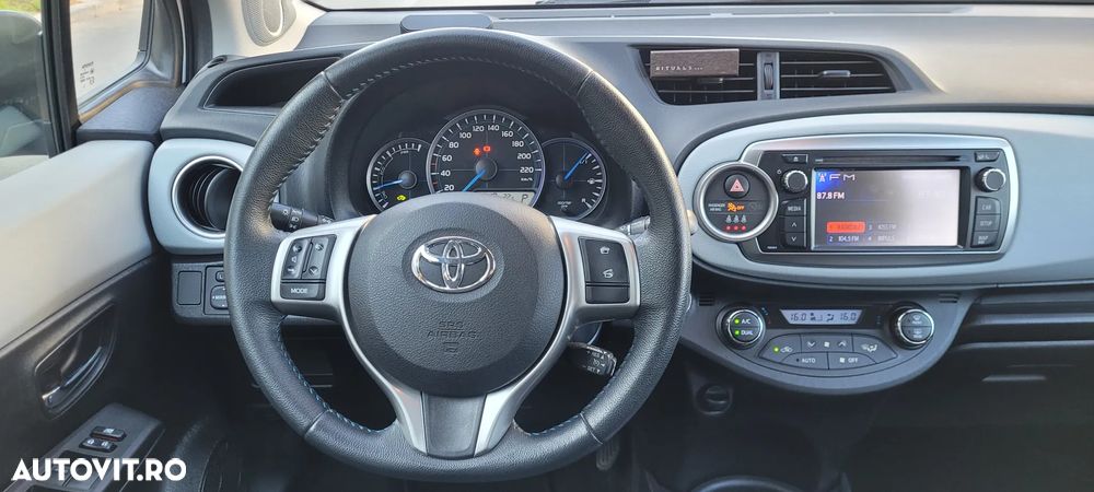 Toyota Yaris 1.5 VVT-i HSD Terra - 9
