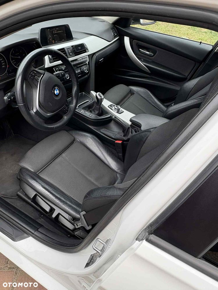 BMW Seria 3 318d Advantage - 11