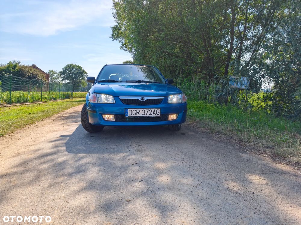 Mazda 323F - 3